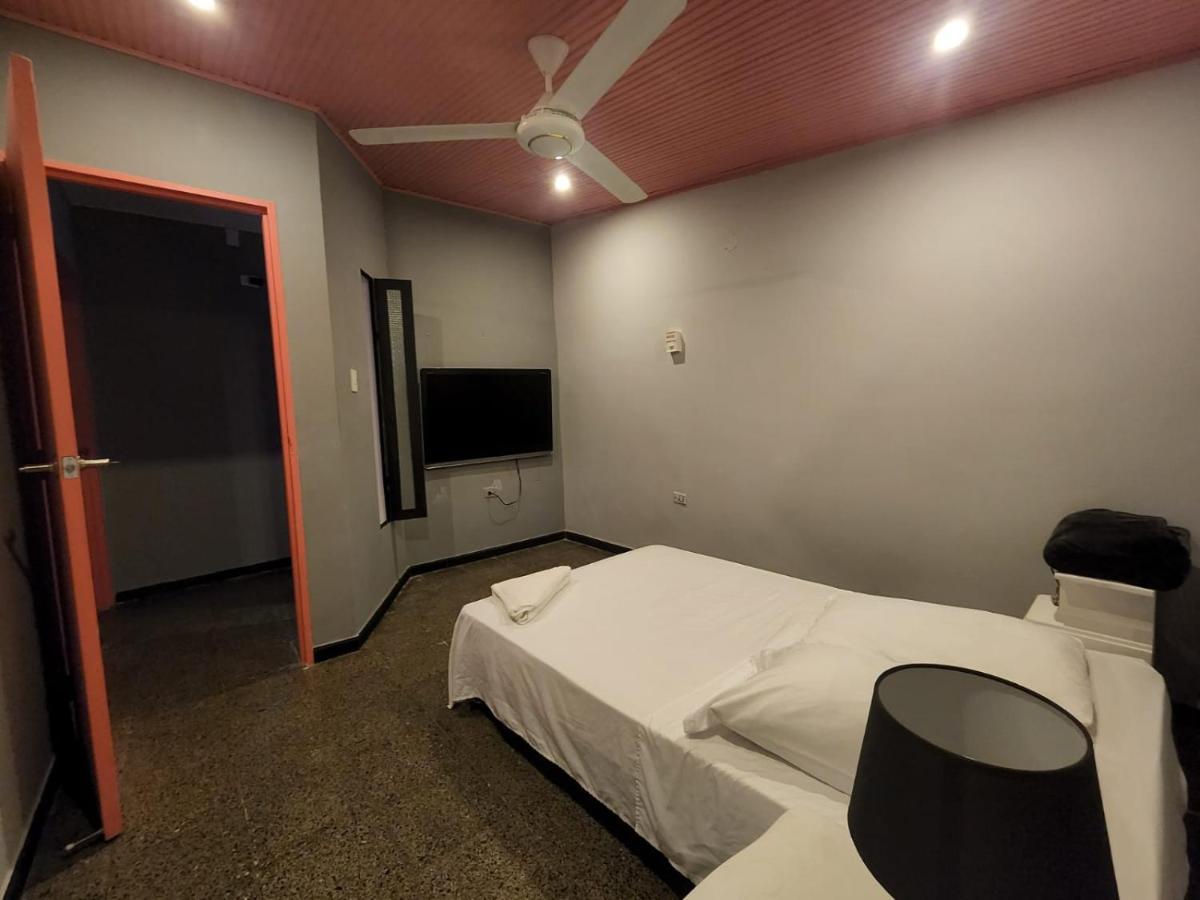 Fardo Hotel Boutique En Ibague - Zona G - Recepcion Digital 24H Eksteriør bilde